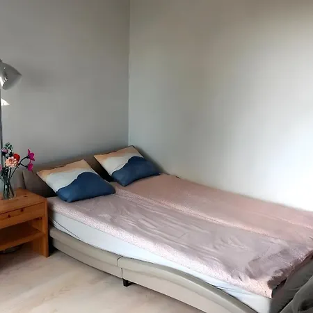 Cozy Modern Townhouse - 30 Minutes To Centre - Free Parking Lejlighed